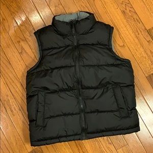 Boys/Unisex black puffer vest